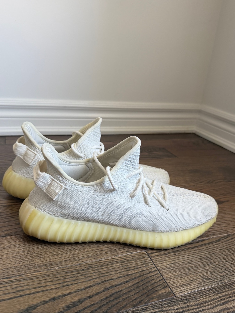 Adidas Yeezy Boost 350 V2 Cream White / Triple White Sneakers – Men’s 10.5